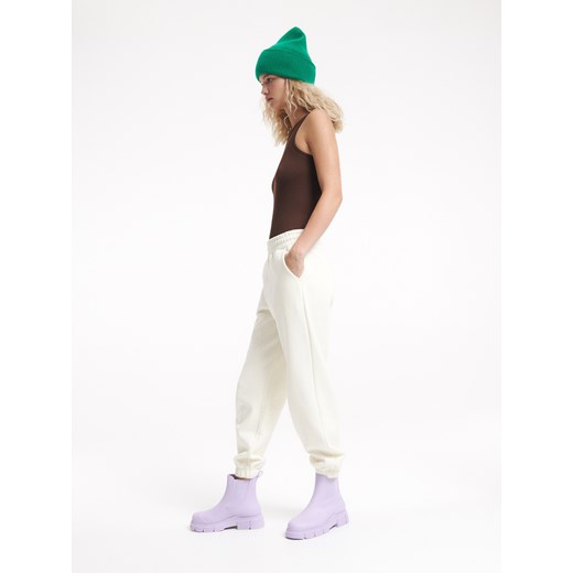 Reserved - Spodnie z dresowej dzianiny - Kremowy Reserved M Reserved