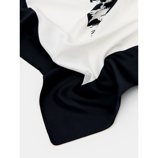 Mohito - Czarno-biała apaszka w modny wzór - Wielobarwny Mohito ONE SIZE Mohito