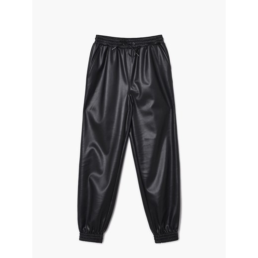 Cropp - Czarne joggery z imitacji skóry - Czarny Cropp 40 Cropp