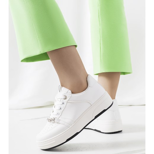 Białe sneakersy z łańcuszkiem Kelliher 36 gemre