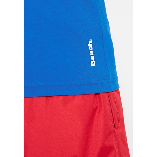 Koszulka "Cromir" w kolorze niebieskim Bench 50 okazyjna cena Limango Polska