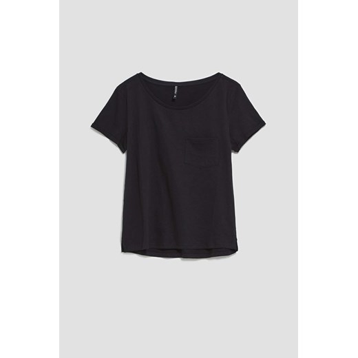 Bawełniany t-shirt o prostym fasonie z kieszkonką czarny ze sklepu Moodo.pl w kategorii Bluzki damskie - zdjęcie 143281498