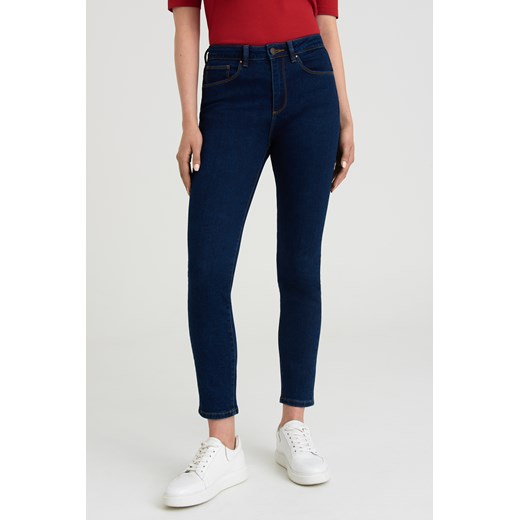 Ciemnogranatowe jeansy slim fit, regularny stan Greenpoint 40 Greenpoint.pl