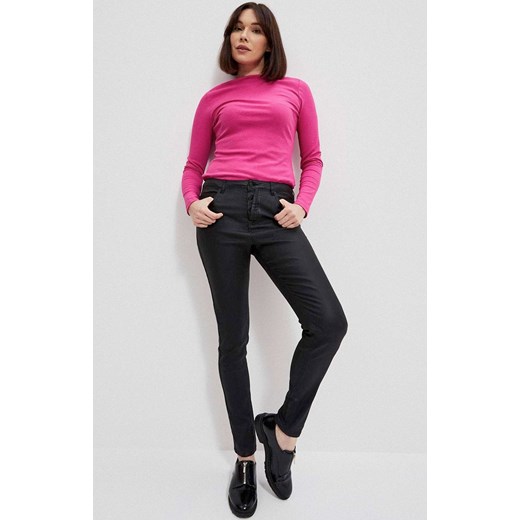 Woskowane spodnie typu rurki czarne 3906, Kolor czarny, Rozmiar XS, Moodo XS Primodo