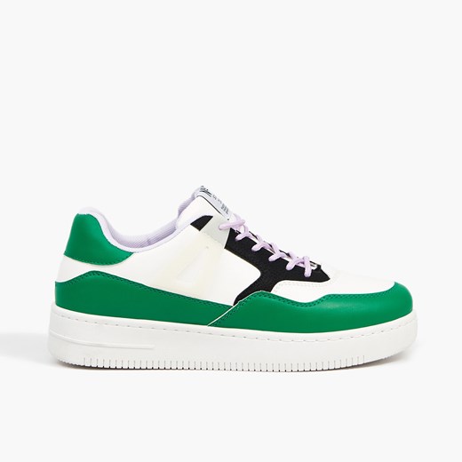 Cropp - Sneakersy z kolorowymi panelami - Zielony Cropp 36 promocyjna cena Cropp