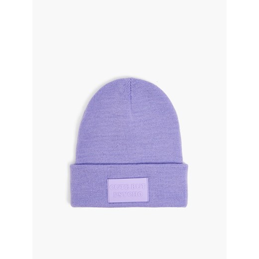 Cropp - Czapka beanie z naszywką - Fioletowy Cropp Uniwersalny Cropp