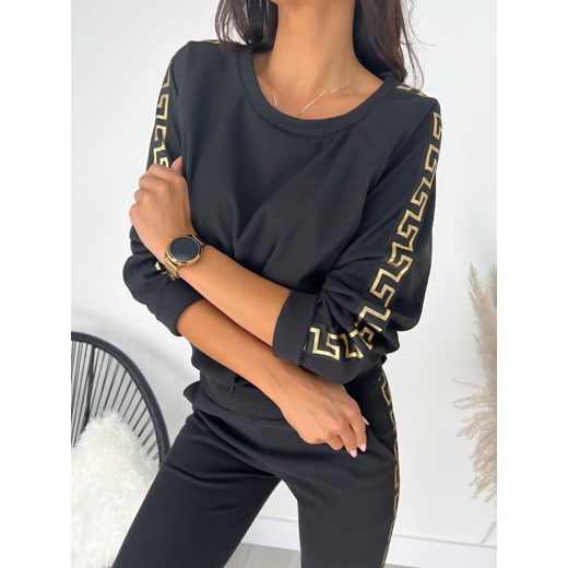 Czarna Bluza ze Złotym Lampasem Modnakiecka.pl 40 ModnaKiecka.pl