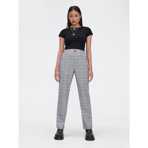 Cropp - Spodnie straight w kratę - Czarny Cropp 36 promocyjna cena Cropp