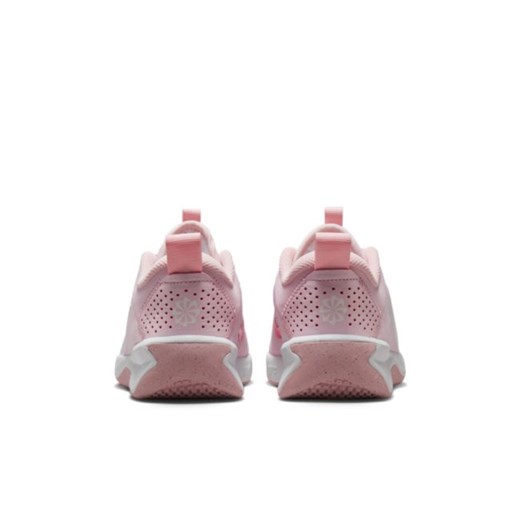 Buty halowe dla dużych dzieci Nike Omni Multi-Court - Różowy Nike 36.5 Nike poland