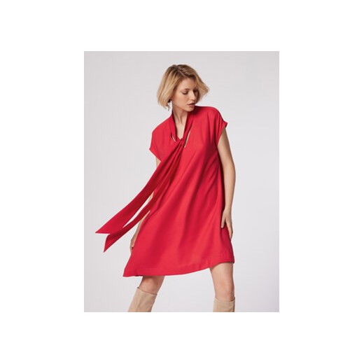 Simple Sukienka koktajlowa SUD509-02 Czerwony Loose Fit Simple 34 promocyjna cena Modivo_marki_wlasne