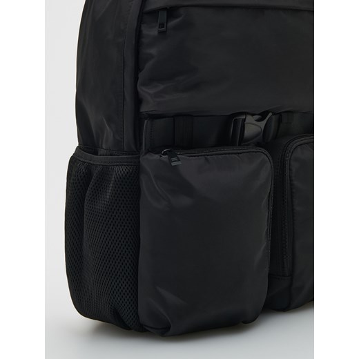 Reserved - Plecak z pojemnymi kieszeniami - Czarny Reserved ONE SIZE Reserved