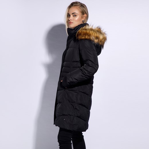 Damska kurtka puchowa pikowana z kapturem czarna ze sklepu WITTCHEN w kategorii Kurtki damskie - zdjęcie 144784918