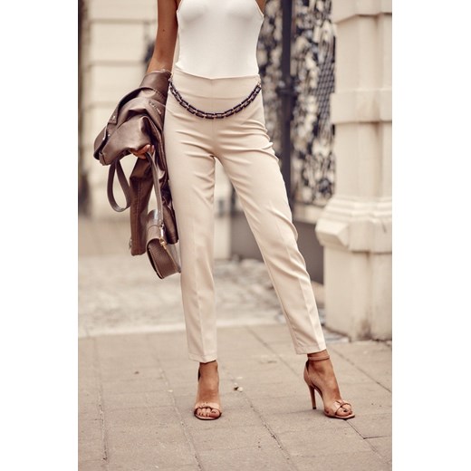 Eleganckie spodnie w kant jasnobeżowe 5015  fasardi.com
