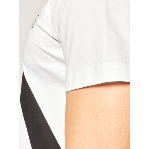 Calvin Klein Jeans T-Shirt J30J314810 Biały Regular Fit L MODIVO okazja