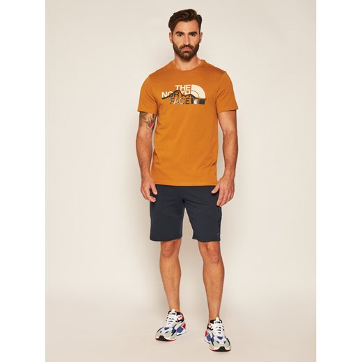 The North Face T-Shirt Mountain Line Tee NF00A3G2 Brązowy Regular Fit The North Face L wyprzedaż MODIVO