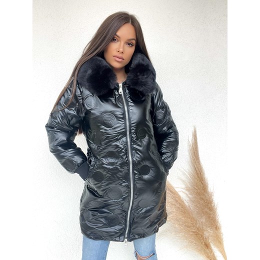 zimowa puchowa kurtka płaszcz z kapturem i lisem atlanta czarna ze sklepu STYLOWO w kategorii Kurtki damskie - zdjęcie 144935678