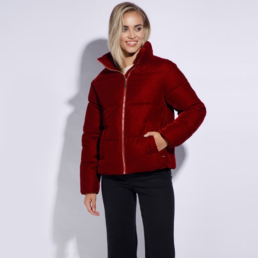 Damska kurtka z weluru pikowana czerwona ze sklepu WITTCHEN w kategorii Kurtki damskie - zdjęcie 145085715