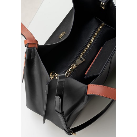 Molton shopper bag czarna w stylu glamour skórzana lakierowana 