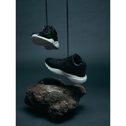 Reserved - Sneakersy z imitacji skóry - Czarny ze sklepu Reserved w kategorii Buty sportowe męskie - zdjęcie 145399769