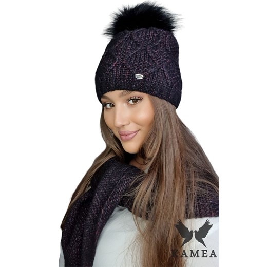 Komplet damski zimowy czapka z chustą merino wool w kolorze czarnym-wzór  Frezja, Kolor czarny-wzór, Rozmiar one size, KAMEA ze sklepu Primodo w kategorii Czapki zimowe damskie - zdjęcie 145466349