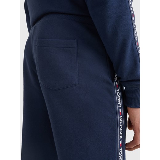 Spodnie dresowe męskie Tommy Hilfiger granatowe UM0UM00706 Tommy Hilfiger XL piubiu_pl