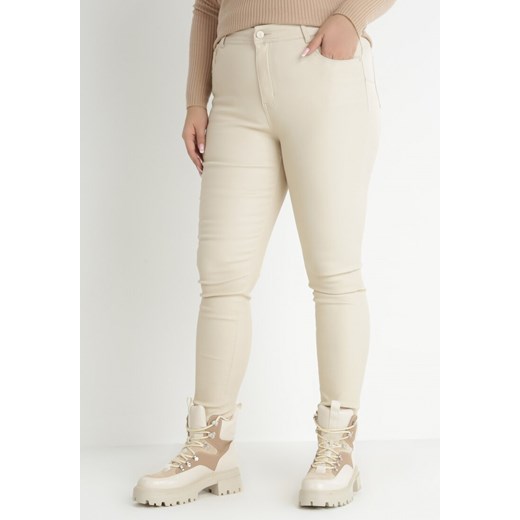 Jasnobeżowe Spodnie Skinny Push Up Zami ze sklepu Born2be Odzież w kategorii Spodnie damskie - zdjęcie 145918749