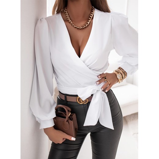 Biała bluzka z przekładanym dekoltem i wiązaniem Shakin - biały ze sklepu pakuten.pl w kategorii Bluzki damskie - zdjęcie 146113447
