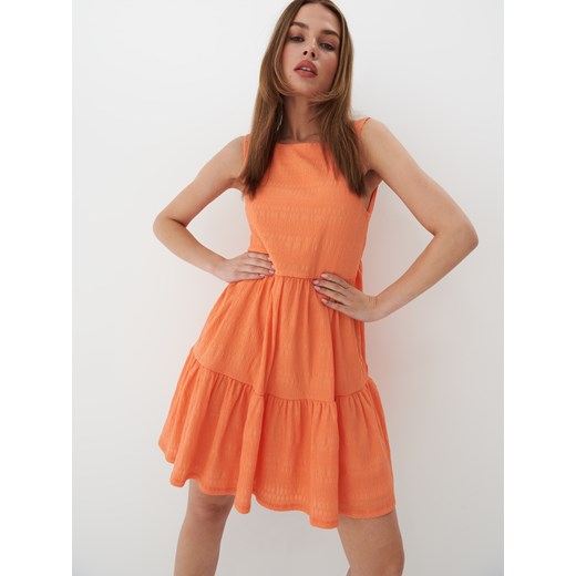 Mohito - Pomarańczowa sukienka mini z falbaną - Pomarańczowy Mohito XS okazyjna cena Mohito