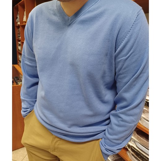Sweter męski " w serek" w kolorze błękitnym ze sklepu ATELIER-ONLINE w kategorii Swetry męskie - zdjęcie 146227429