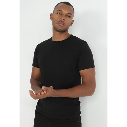 Czarna Koszulka Dopasowana z Krótkim Rękawem Zede ze sklepu Born2be Odzież w kategorii T-shirty męskie - zdjęcie 146332349