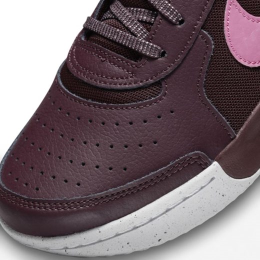 Damskie buty do tenisa na twarde korty NikeCourt Zoom Lite 3 Premium - Czerwony Nike 44.5 Nike poland