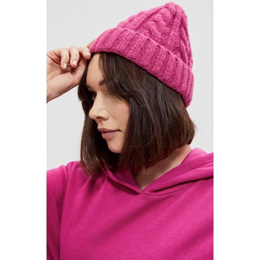 Ciepła czapka z warkoczowym spoltem w kolorze różowym 3922, Kolor różowy, Rozmiar UNI 54-60, Moodo ze sklepu Primodo w kategorii Czapki zimowe damskie - zdjęcie 146546967