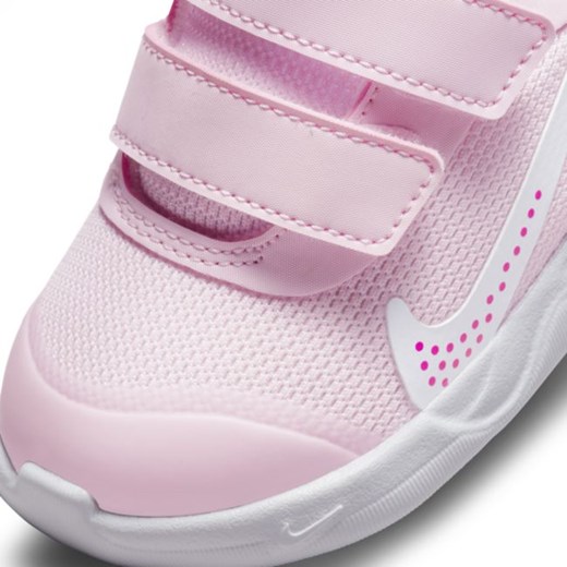 Buty dla niemowląt i maluchów Nike Omni Multi-Court - Różowy Nike 27 Nike poland wyprzedaż