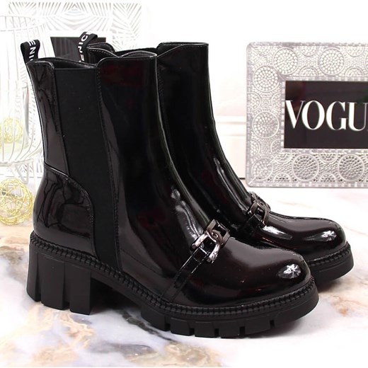 Botki lakierowane na klocku i platformie z łańcuchem ocieplane czarne Potocki Potocki 39 ButyModne.pl