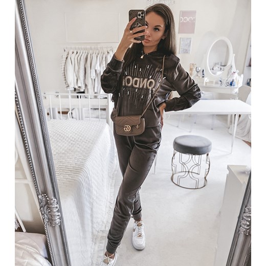Szary komplet welurowy z perełkami London S/M gemre