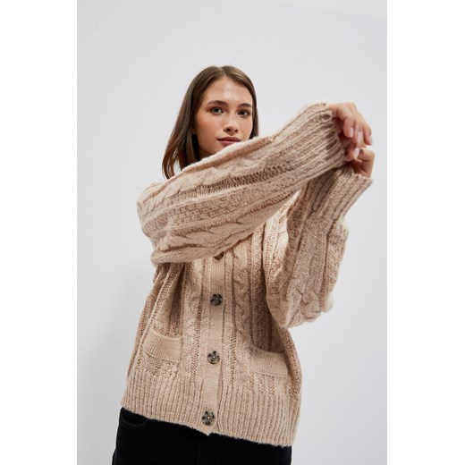 Sweter zapinany na guziki beżowy ze sklepu Moodo.pl w kategorii Swetry damskie - zdjęcie 147014548
