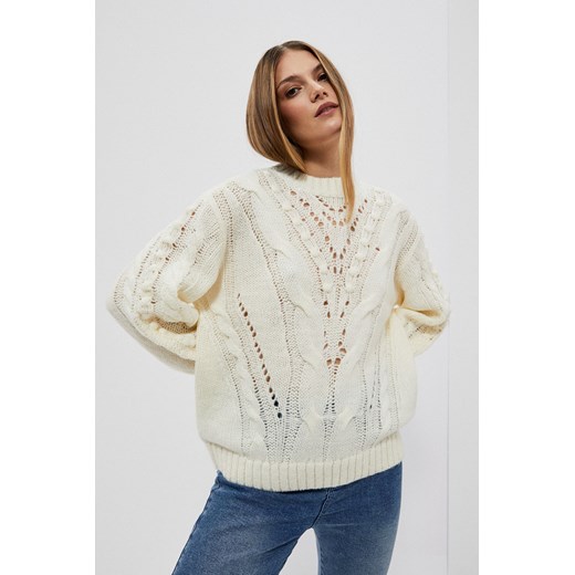 Ażurowy sweter perłowy ze sklepu Moodo.pl w kategorii Swetry damskie - zdjęcie 147413908