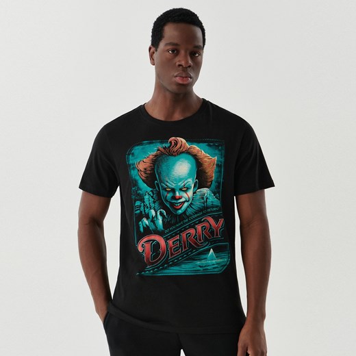 Cropp - Czarny T-shirt z Pennywise'm - Czarny Cropp M okazyjna cena Cropp