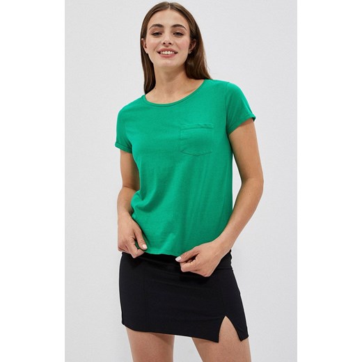 Bawełniany t-shirt z kieszkonką w kolorze zielonym 4050, Kolor zielony, Rozmiar XS, Moodo ze sklepu Primodo w kategorii Bluzki damskie - zdjęcie 149491856