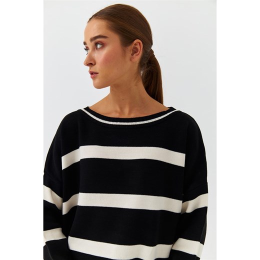 Sweter w kolorze czarno-kremowym Chezalou onesize okazyjna cena Limango Polska