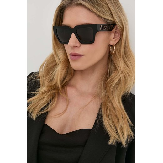 Versace okulary przeciwsłoneczne damskie kolor czarny 0VE4431 ze sklepu ANSWEAR.com w kategorii Okulary przeciwsłoneczne damskie - zdjęcie 149495535