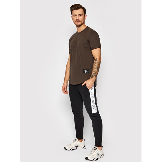 Calvin Klein Jeans Spodnie dresowe J30J318590 Czarny Regular Fit XL promocja MODIVO