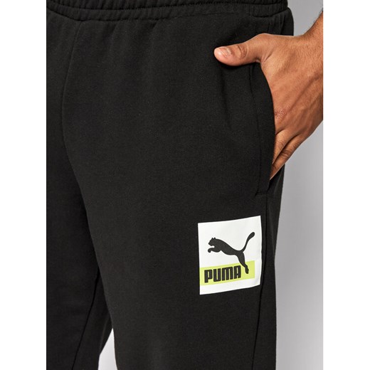 Puma Spodnie dresowe Brand Love 533654 Czarny Regular Fit Puma S okazja MODIVO