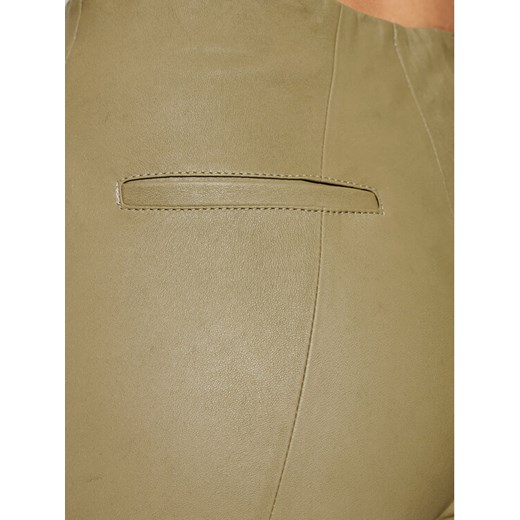 Remain Spodnie z imitacji skóry Floral RM452 Beżowy Skinny Fit Remain 40 MODIVO okazyjna cena