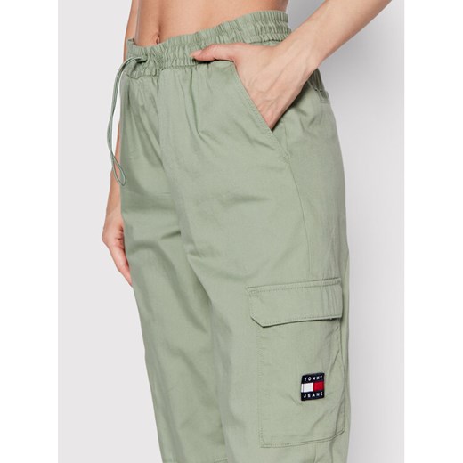 Tommy Jeans Joggery Betsy Cargo DW0DW13090 Zielony Relaxed Fit Tommy Jeans M okazja MODIVO