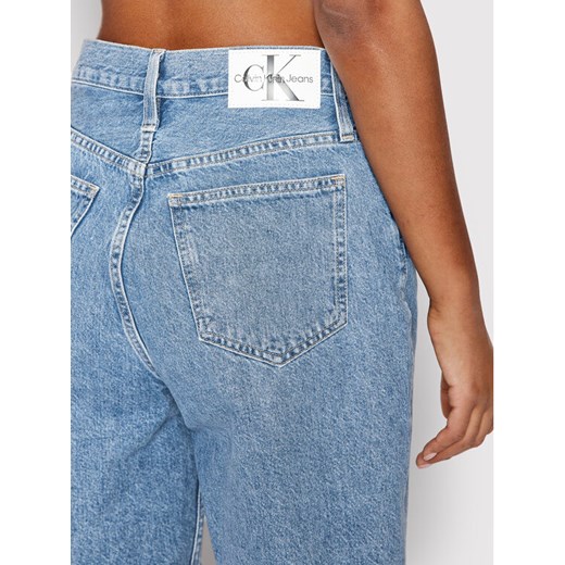 Calvin Klein Jeans Szorty jeansowe J20J218494 Niebieski Mom Fit 26 promocja MODIVO