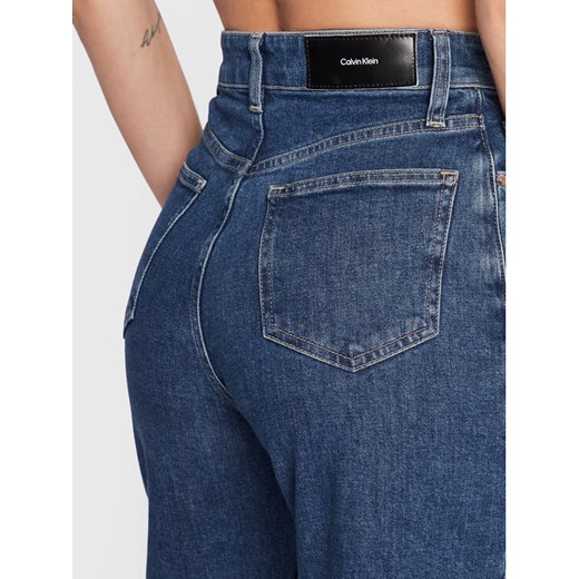 Calvin Klein Jeansy K20K204440 Niebieski Mom Fit Calvin Klein 29 wyprzedaż MODIVO