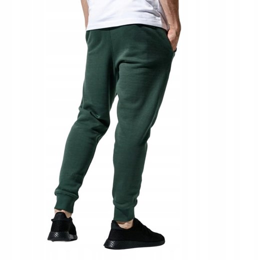 Męskie spodnie dresowe Nike Sportswear Club zielone 826431-337 ansport.pl Nike S wyprzedaż ansport