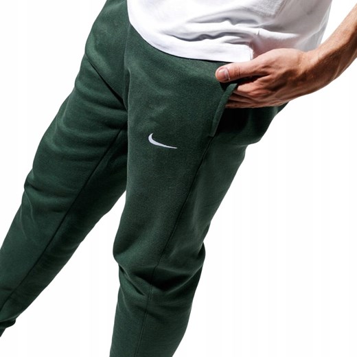 Męskie spodnie dresowe Nike Sportswear Club zielone 826431-337 ansport.pl Nike S okazja ansport