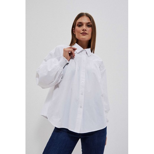Koszula z bufiastymi rękawami i kołnierzykiem biała ze sklepu Moodo.pl w kategorii Koszule damskie - zdjęcie 150642356